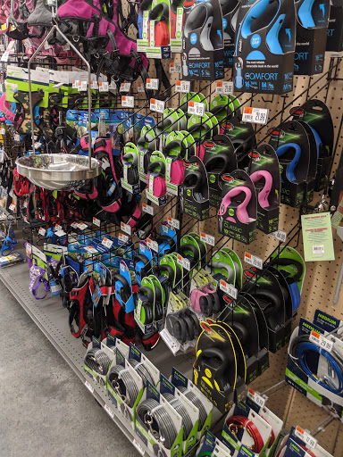 Pet Supply Store «Pet Supplies Plus», reviews and photos, 5418 N Blackstone Ave, Fresno, CA 93710, USA