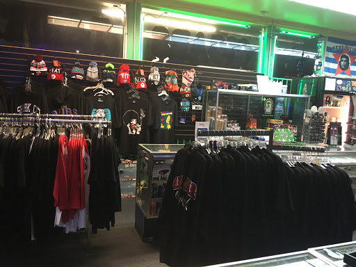 Tobacco Shop «Hot Box Smoke Shop», reviews and photos, 1111 El Camino Real #3, Santa Clara, CA 95050, USA