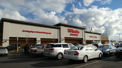 WinCo Foods, 1913 S 72nd St, Tacoma, WA 98408, USA, 