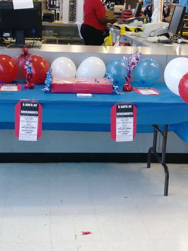 Clothing Store «Forman Mills», reviews and photos, 16855 Torrence Ave, Lansing, IL 60438, USA