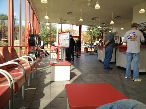 Tire Shop «Discount Tire Store - Round Rock, TX», reviews and photos, 3115 S Interstate 35, Round Rock, TX 78664, USA