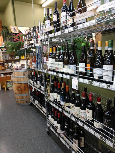 Grocery Store «Bear Foods Natural Market», reviews and photos, 125 E Woodin Ave, Chelan, WA 98816, USA