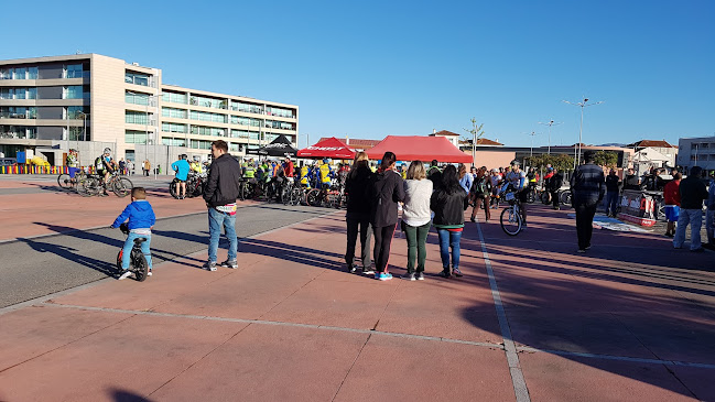 Praça das Comunidades - Campo de futebol