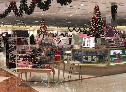 Department Store «Von Maur», reviews and photos, 115 Iowa River Landing Pl, Coralville, IA 52241, USA