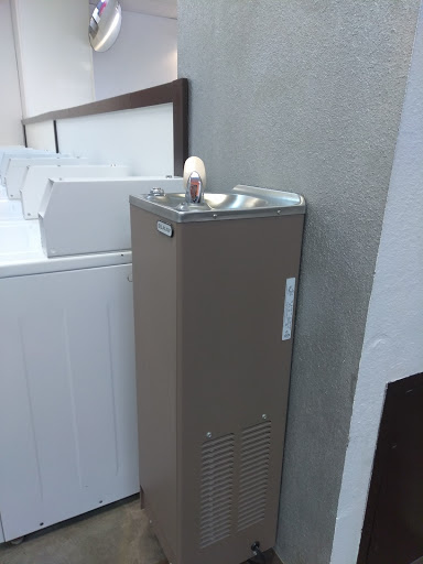Laundromat «Laundry Garage», reviews and photos, 2707 El Camino Ave, Sacramento, CA 95821, USA