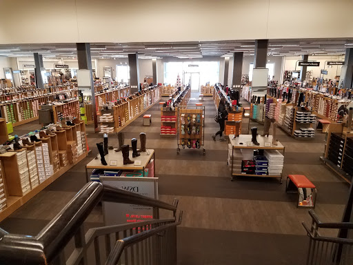 Shoe Store «DSW Designer Shoe Warehouse», reviews and photos, 5250 S 76th St, Greendale, WI 53129, USA