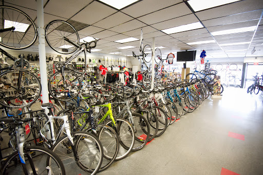 Sporting Goods Store «Brickwell Cycling & Multisports», reviews and photos, 3 Northern Blvd, Great Neck, NY 11021, USA