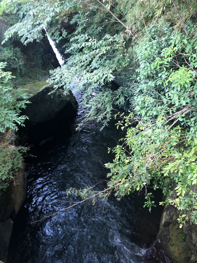 水底の宮殿(高橋の伝説)碑