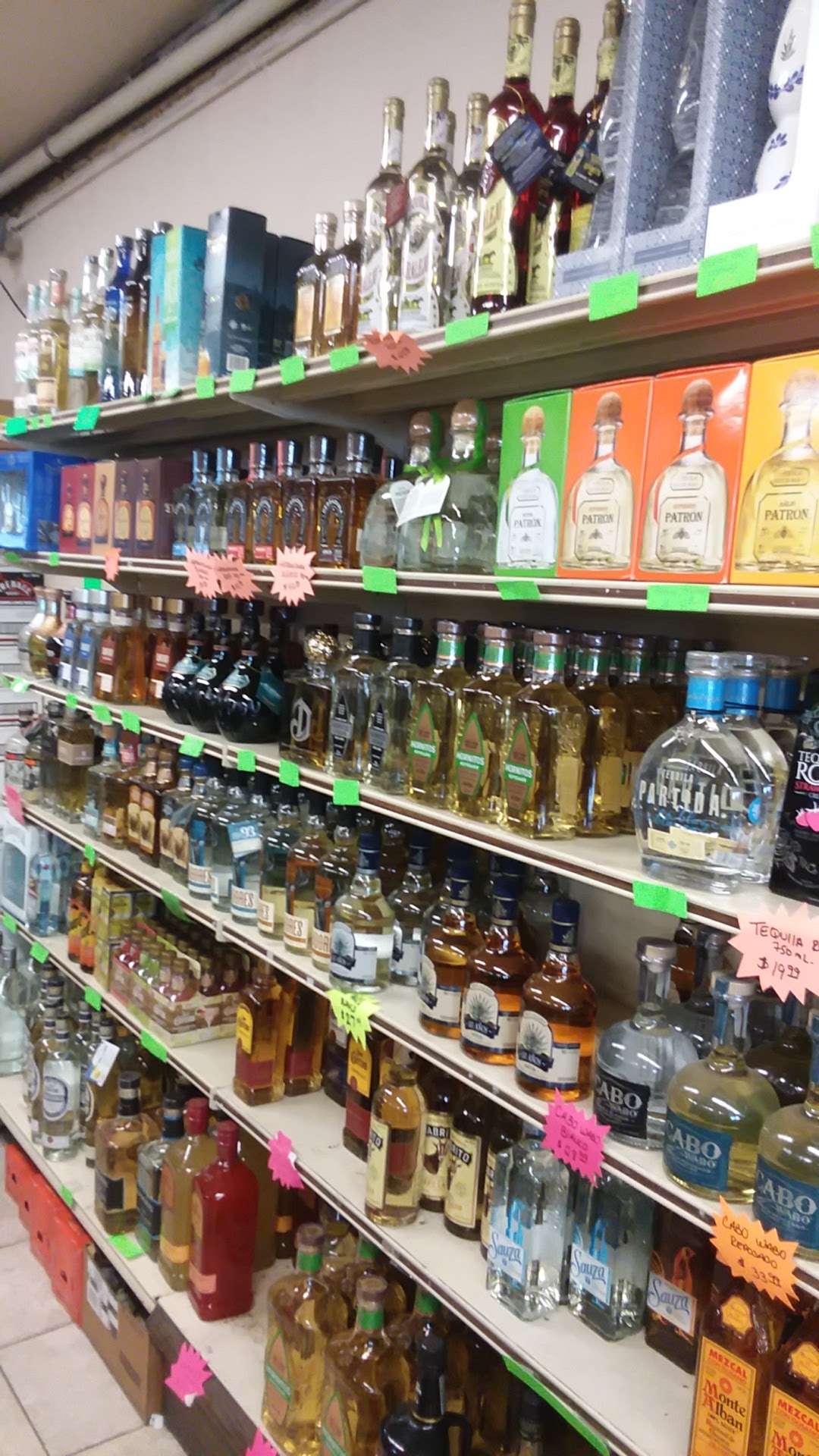 Los Compadres Liquor Store