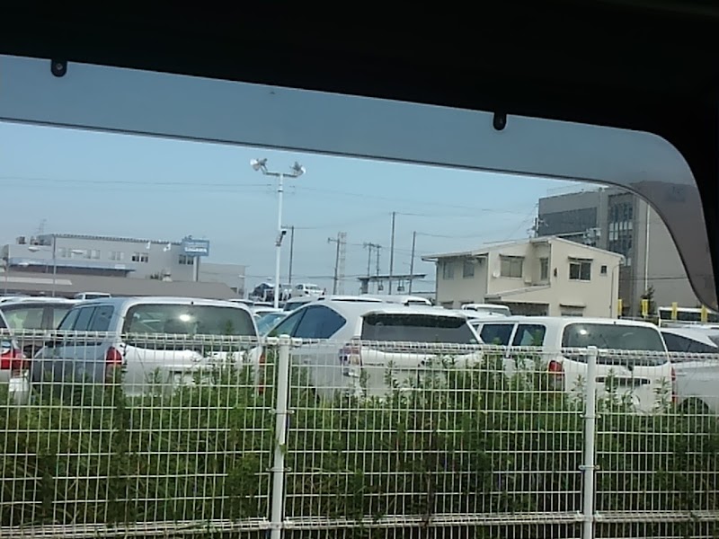 トヨタカローラ大阪（株） ＵＳＪ前新車センター