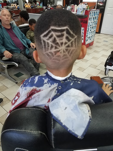 Barber Shop «St. Johns Barber Shop», reviews and photos, 22815 Pacific Hwy S, Des Moines, WA 98198, USA