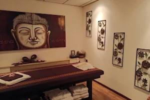 Somlis Thai Massage image