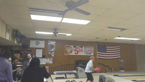 Bowling Alley «Timber Lanes Bowling Alley», reviews and photos, 1851 W Irving Park Rd, Chicago, IL 60613, USA