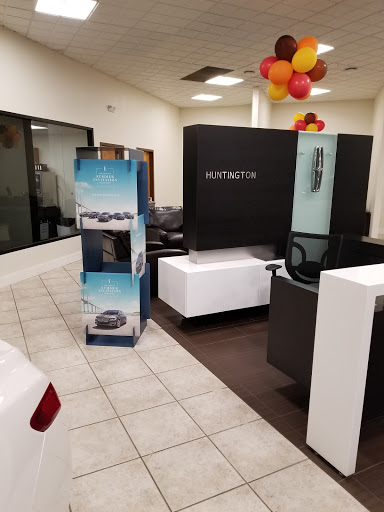 Ford Dealer «Ford Lincoln of Huntington», reviews and photos, 333 W Jericho Turnpike, Huntington, NY 11743, USA