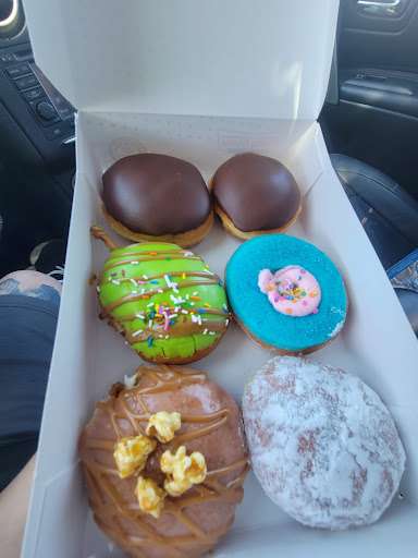 Bakery «Krispy Kreme Doughnuts», reviews and photos, 4302 Tacoma Mall Blvd, Tacoma, WA 98409, USA