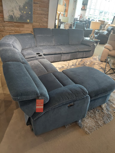 Furniture Store «Rooms To Go & Rooms To Go Kids Furniture Store - Montgomery», reviews and photos, 6810 Eastchase Pkwy Suite A, Montgomery, AL 36117, USA