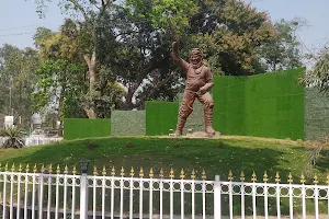 Tenzing Norgay statue, DARJEELING MORE JUNCTION image