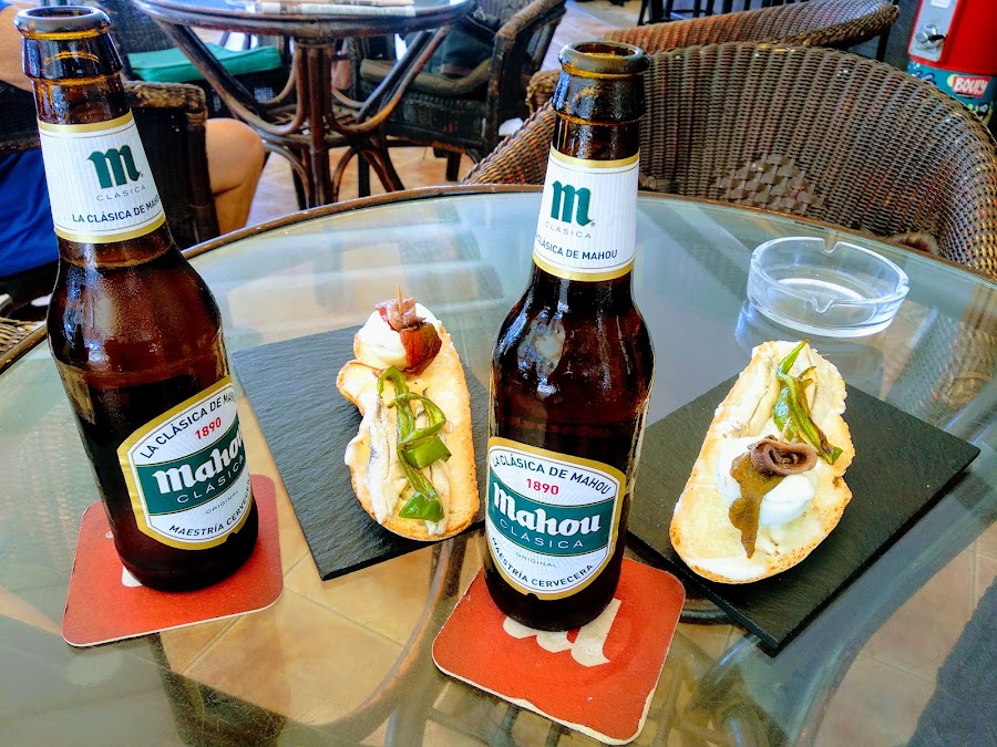 Cafetería-Pub CALDERÓN.