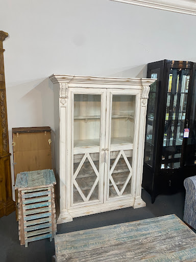 Furniture Store «Bratz Consignment Furniture Warehouse», reviews and photos, 2130 Andrea Ln, Fort Myers, FL 33912, USA