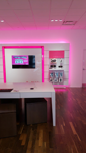 Cell Phone Store «T-Mobile», reviews and photos, 184 Penn Mart Ct #19, New Castle, DE 19720, USA