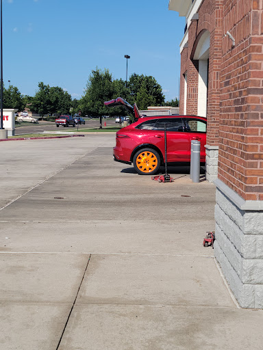 Tire Shop «Discount Tire», reviews and photos, 2900 Mt Williams Dr, Norman, OK 73069, USA