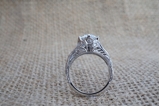 Jewelry Store «Edward Warren Jewelers», reviews and photos, 1610 Cross Creeks Blvd, Pickerington, OH 43147, USA