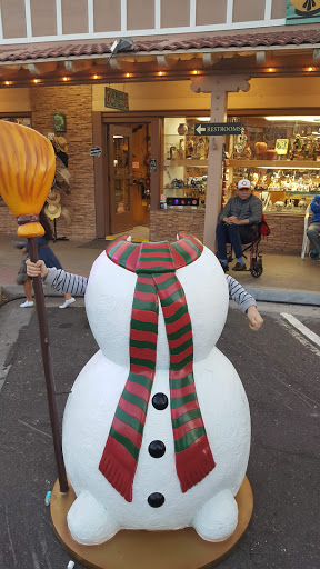 Shopping Mall «Fifth Avenue Shopping District», reviews and photos, 7083 E 5th Ave, Scottsdale, AZ 85251, USA