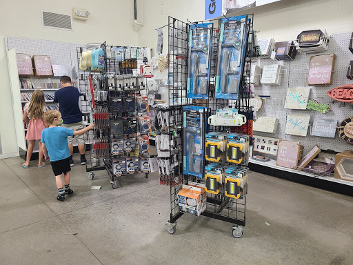 Thrift Store «Goodwill Brandon Superstore», reviews and photos, 1106 E Brandon Blvd, Brandon, FL 33511, USA