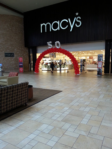 Shopping Mall «Smith Haven Mall», reviews and photos, 313 Smith Haven Mall, Lake Grove, NY 11755, USA