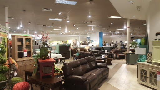 Furniture Store «Art Van Furniture - Waterford», reviews and photos, 5053 Dixie Hwy, Waterford Twp, MI 48329, USA