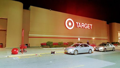 Target, 999 Corporate Dr, Westbury, NY 11590, USA, 