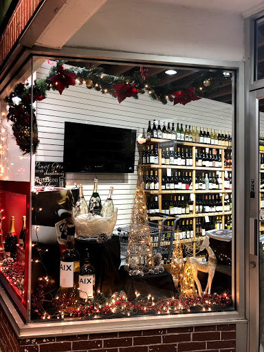 Liquor Store «Roslyn Wine & Liquor (Liquor Store)», reviews and photos, 1366 Old Northern Blvd, Roslyn, NY 11576, USA
