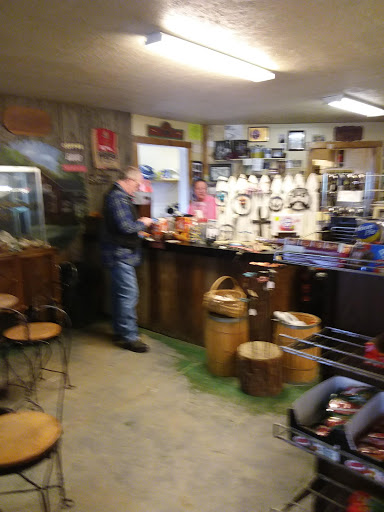 Grocery Store «Gatesville Country Store», reviews and photos, 4525 Salt Creek Rd, Nashville, IN 47448, USA