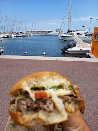 Hamburger du Restaurant de hamburgers Intense burger à Saint-Cyprien - n°6