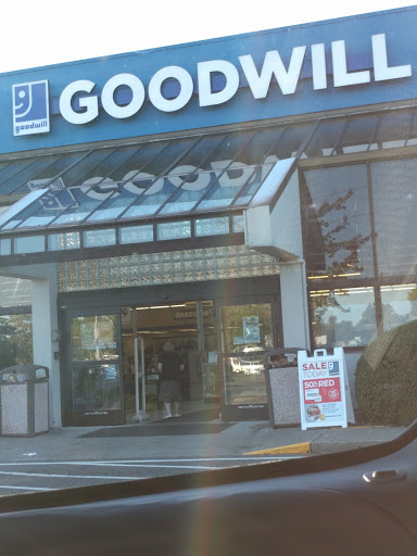 Thrift Store «72nd Street Goodwill», reviews and photos, 1415 E 72nd St, Tacoma, WA 98404, USA