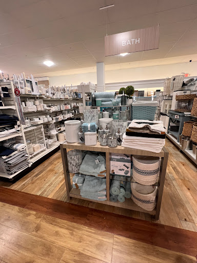 Department Store «HomeGoods», reviews and photos, 1945 W Lumsden Rd, Brandon, FL 33511, USA
