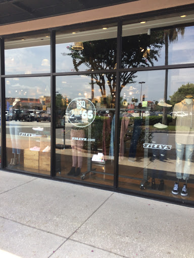 Clothing Store «Tillys», reviews and photos, 343 N Alafaya Trail, Orlando, FL 32828, USA