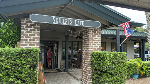 Coligny Plaza Shopping Center, 1 N Forest Beach Dr, Hilton Head Island, SC 29928, USA, 