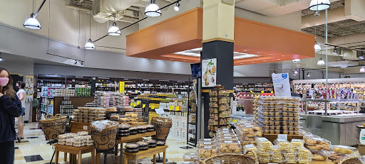 Grocery Store «Whole Foods Market», reviews and photos, 7511 Leesburg Pike, Falls Church, VA 22043, USA