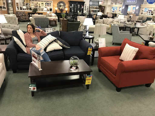 Furniture Store «Raymour & Flanigan Furniture and Mattress Store», reviews and photos, 48-18 Northern Blvd, Queens, NY 11101, USA