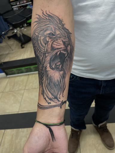 Tattoo Shop «Konkrete Jungle Kustom Tattoo», reviews and photos, 6590 Old Waterloo Rd, Elkridge, MD 21075, USA