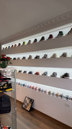 Opinii despre Cousins Kicks Sneakers & Streetwear în אילת - חנות נעליים