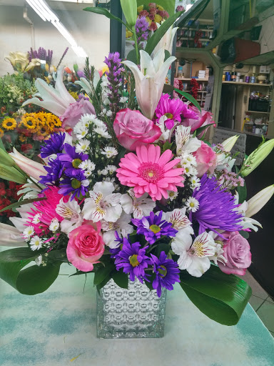 Florist «City Line Florist», reviews and photos, 1089 Liberty Ave, Brooklyn, NY 11208, USA