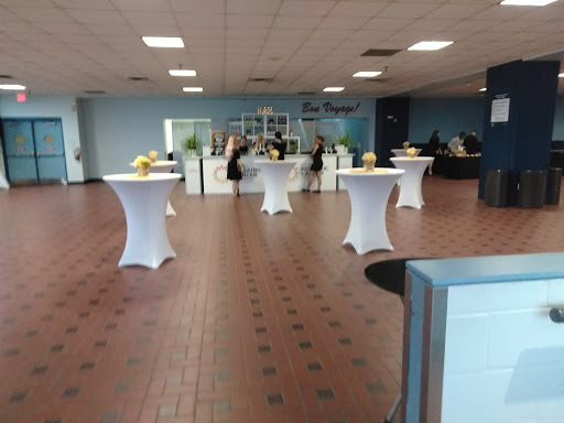 Shopping Mall «Channelside Bay Plaza», reviews and photos, 615 Channelside Dr #117, Tampa, FL 33602, USA