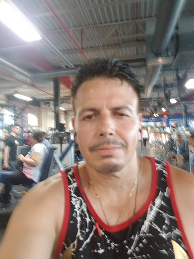 Health Club «Crunch - Staten Island», reviews and photos, 364 Bay St, Staten Island, NY 10301, USA