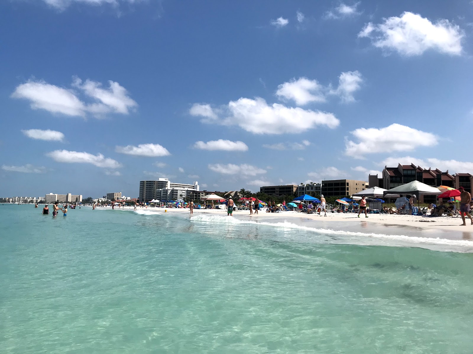 Foto de Crescent beach - lugar popular entre os apreciadores de relaxamento