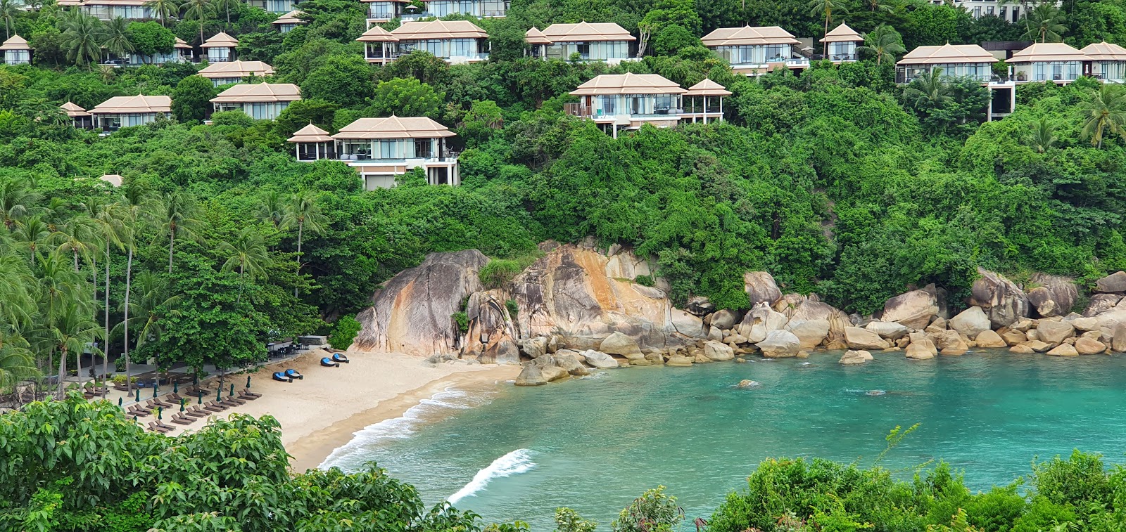 Coral Bay Beach'in fotoğrafı ve güzel manzarası