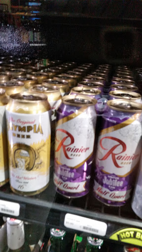 Liquor Store «Pearl Specialty Market & Spirits», reviews and photos, 900 NW Lovejoy St, Portland, OR 97209, USA