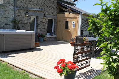 Au Mont Chez Nous Jacuzzi et Sauna + Au Mont Pour Deux à Pontorson