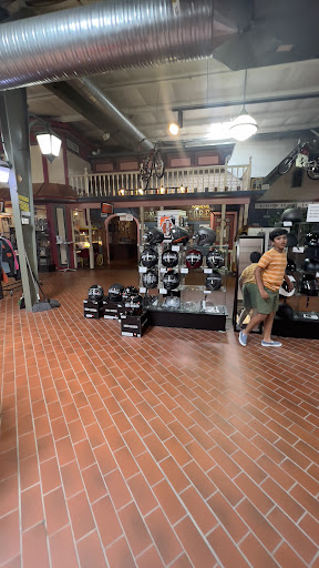 Harley-Davidson Dealer «South East Harley-Davidson», reviews and photos, 23105 Aurora Rd, Bedford Heights, OH 44146, USA